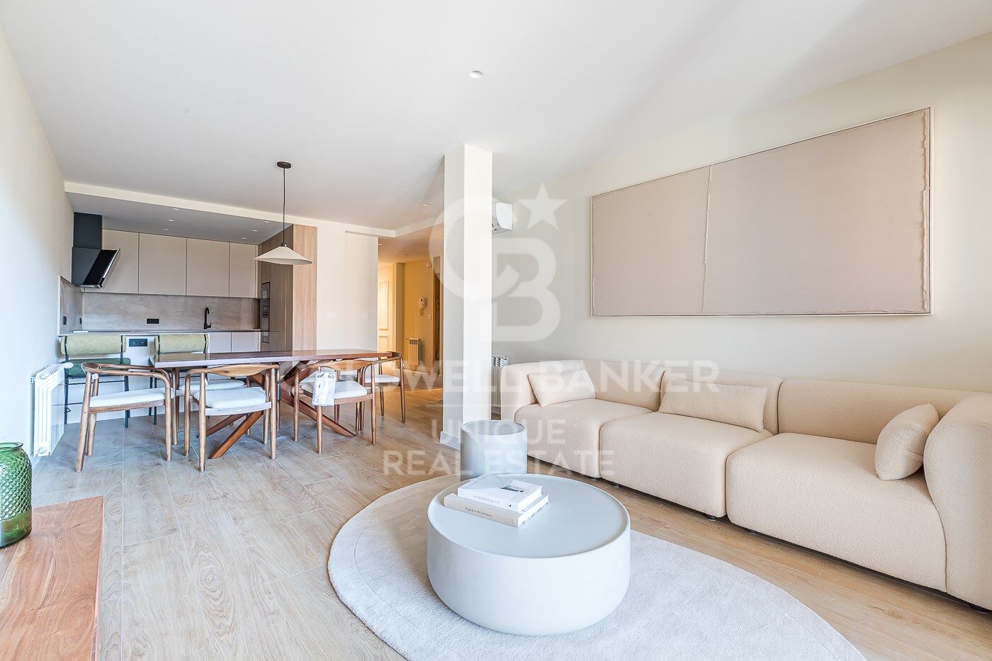 Piso renovado de 3 dormitorio con terraza en Chamberi