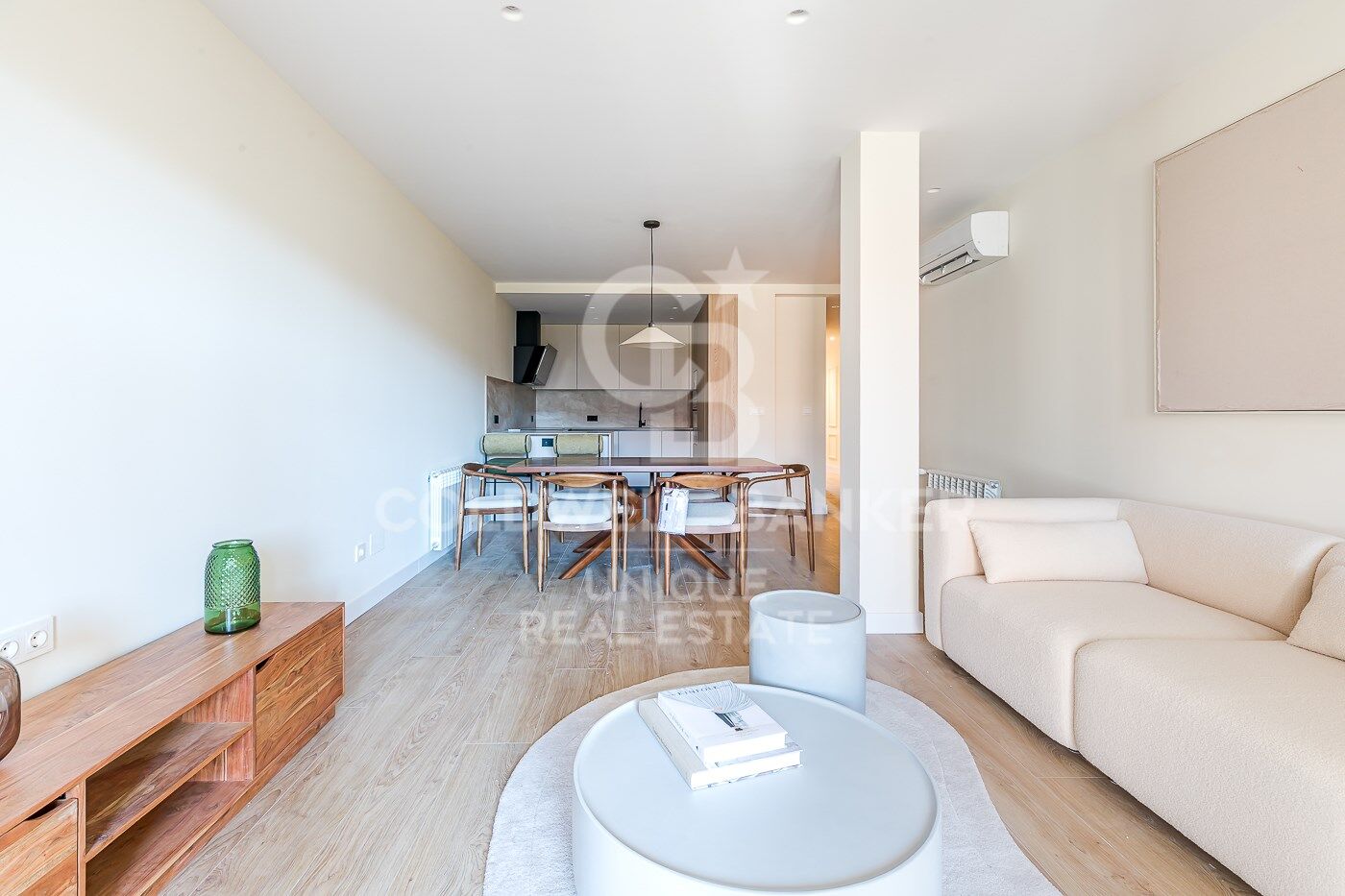 Piso renovado de 3 dormitorio con terraza en Chamberi