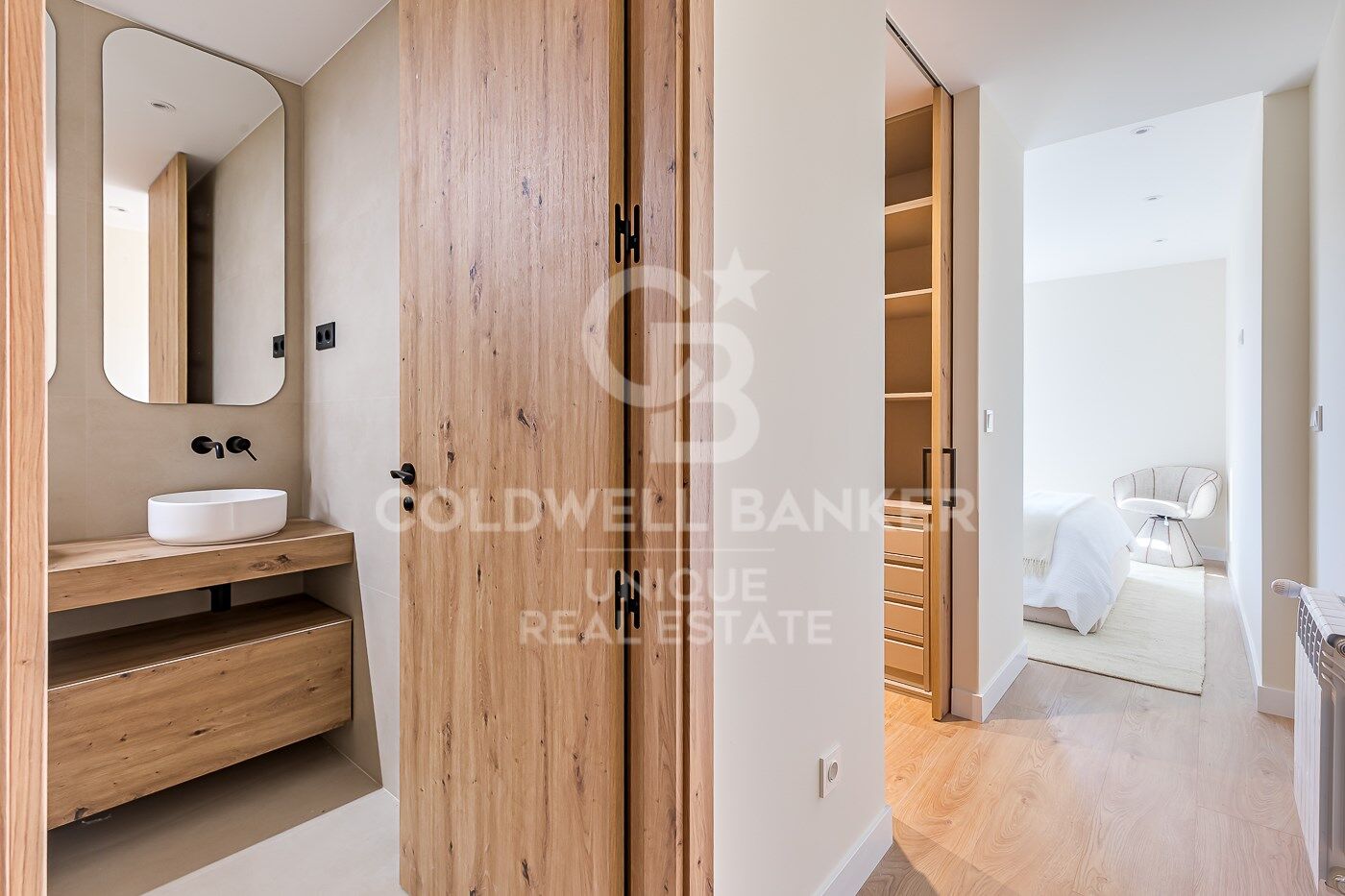 Piso renovado de 3 dormitorio con terraza en Chamberi