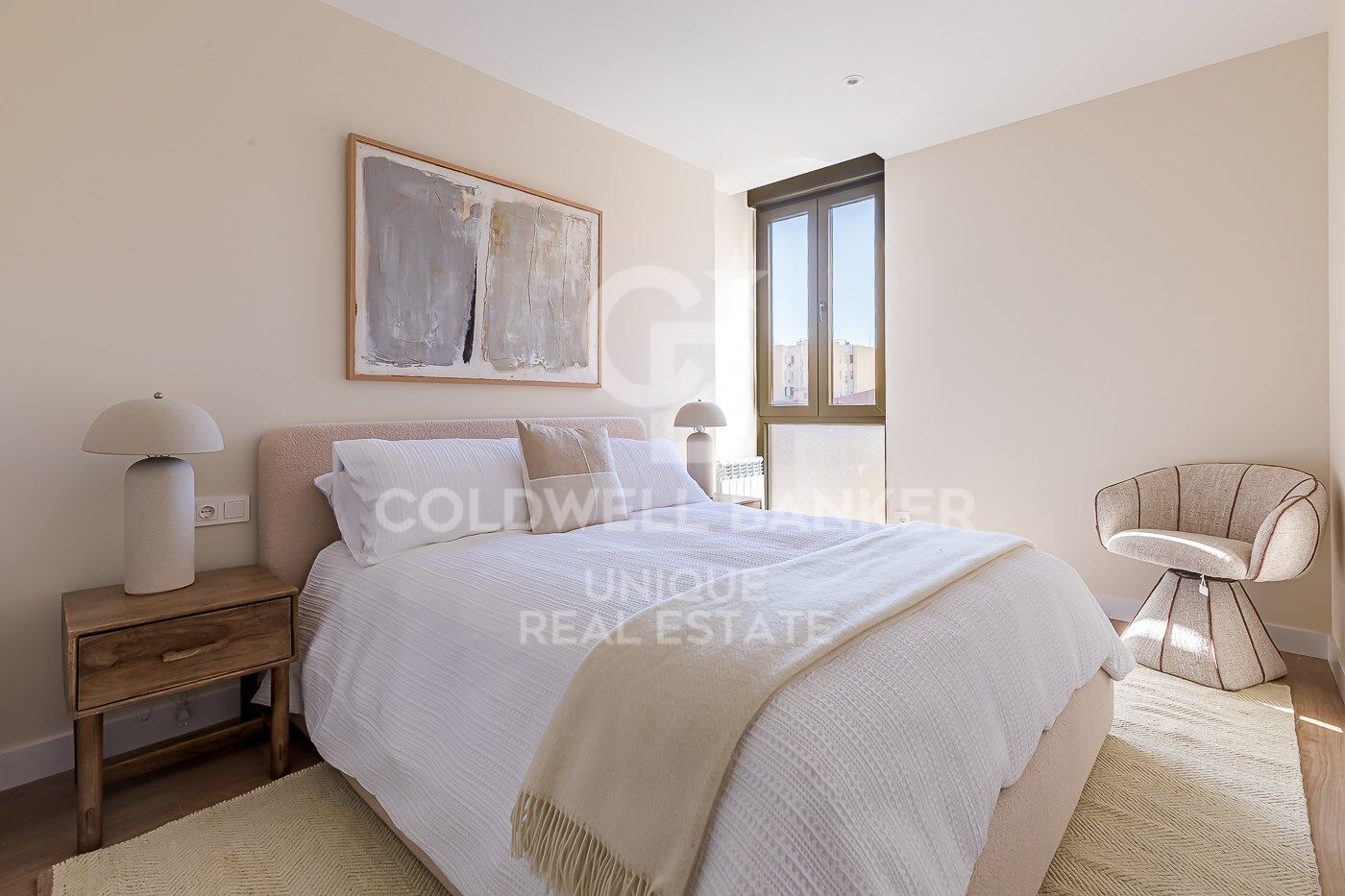 Piso renovado de 3 dormitorio con terraza en Chamberi