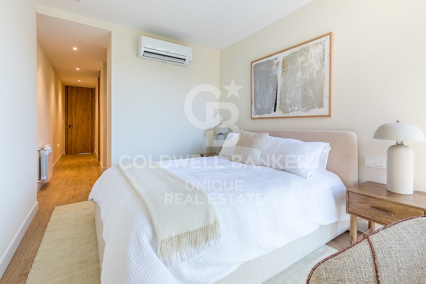 Piso renovado de 3 dormitorio con terraza en Chamberi