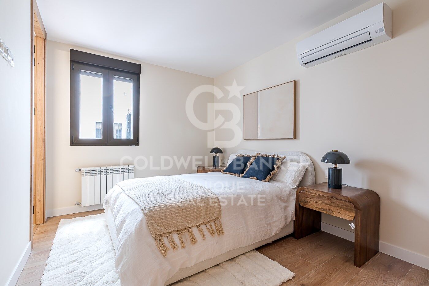 Piso renovado de 3 dormitorio con terraza en Chamberi