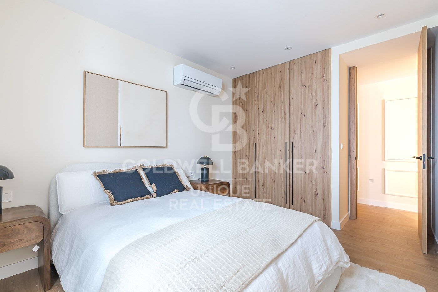 Piso renovado de 3 dormitorio con terraza en Chamberi