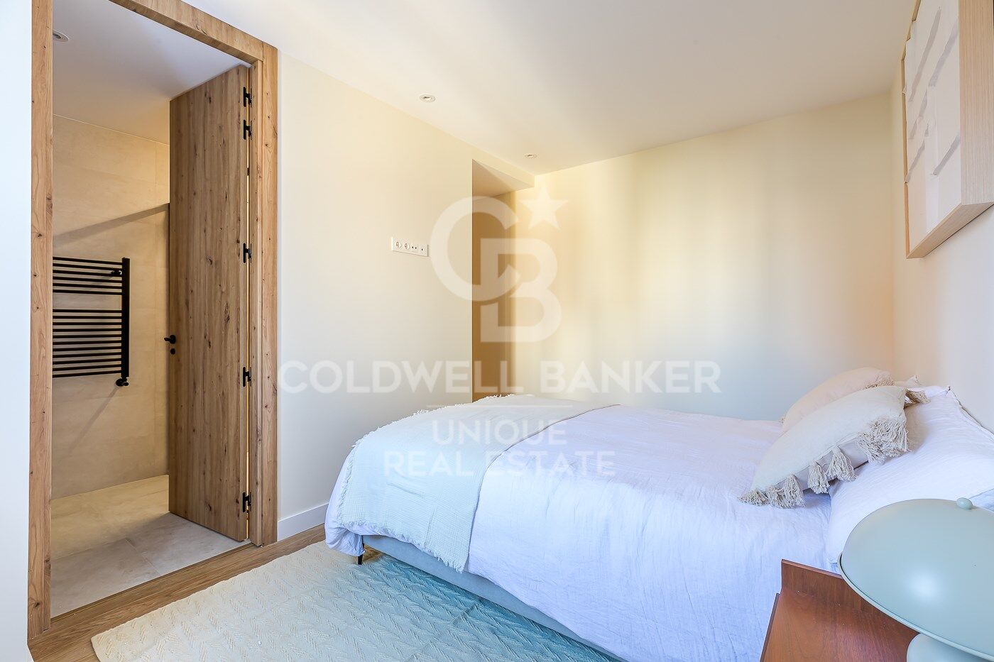 Piso renovado de 3 dormitorio con terraza en Chamberi