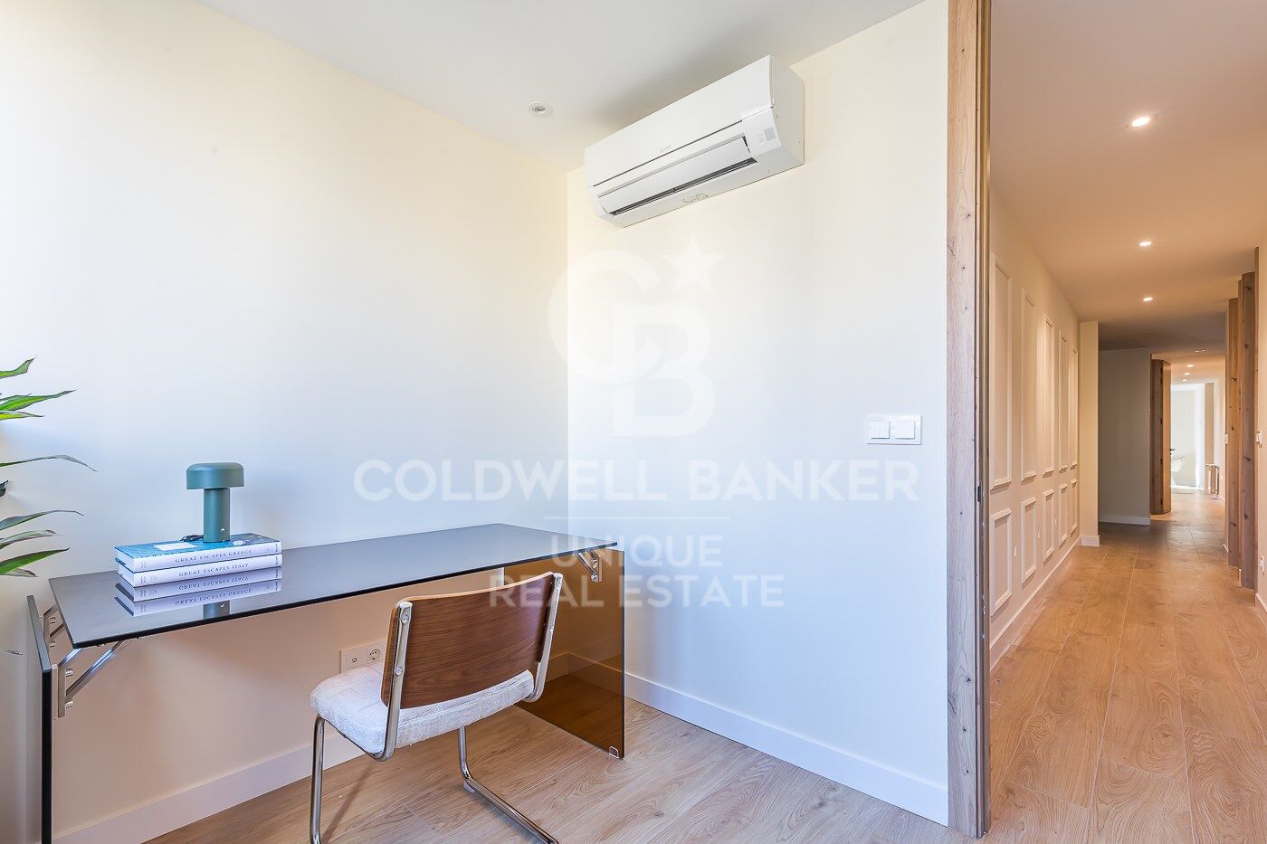 Piso renovado de 3 dormitorio con terraza en Chamberi