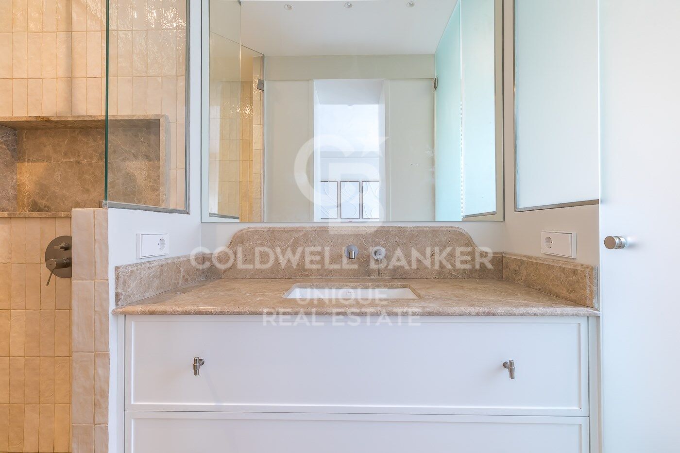 Piso renovado de 3 dormitorios en el centro de Madrid