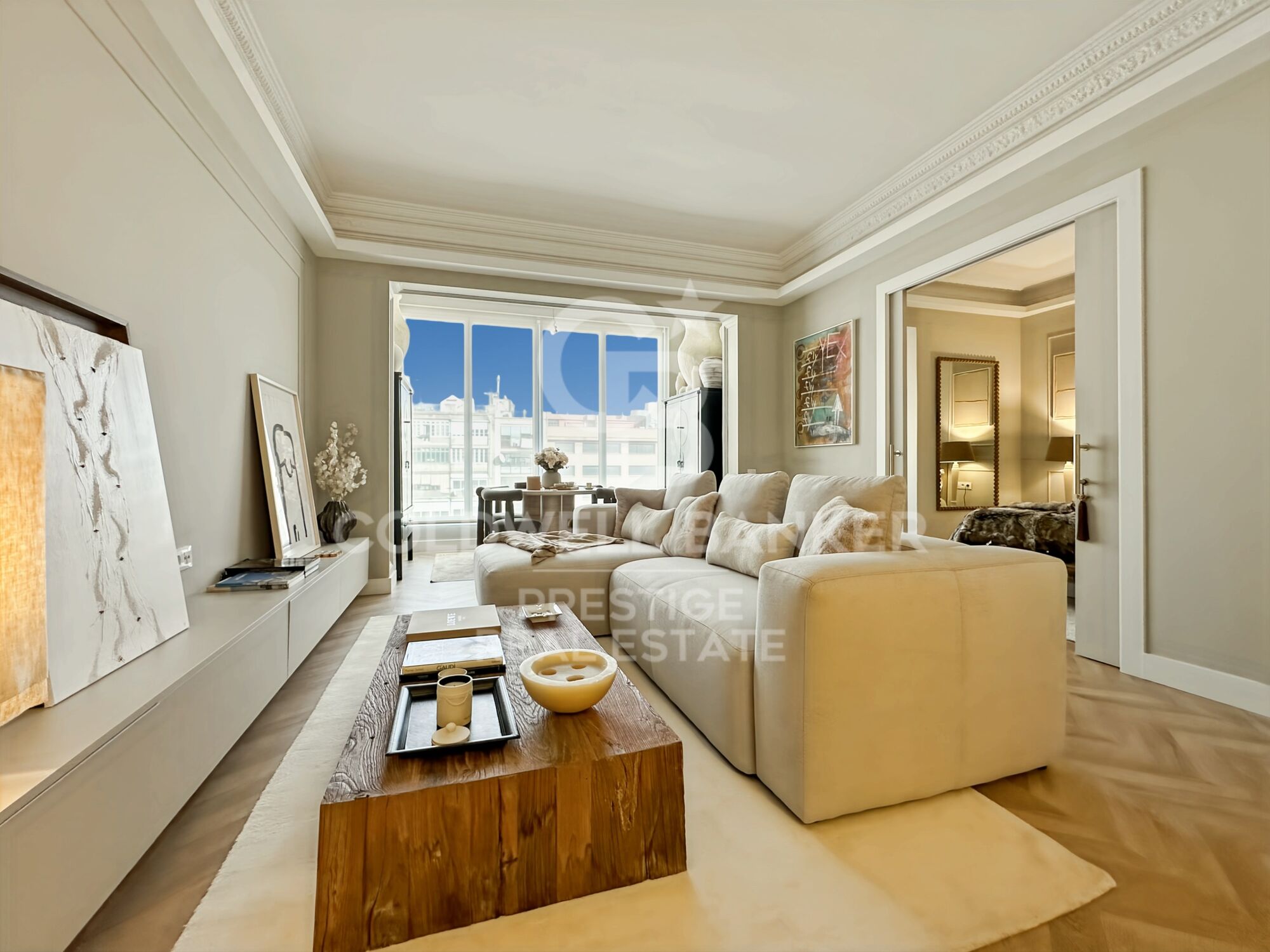 Appartement exclusif de 100 m² dans une élégante finca regia, situé entre Enrique Granados et Paris, Barcelona