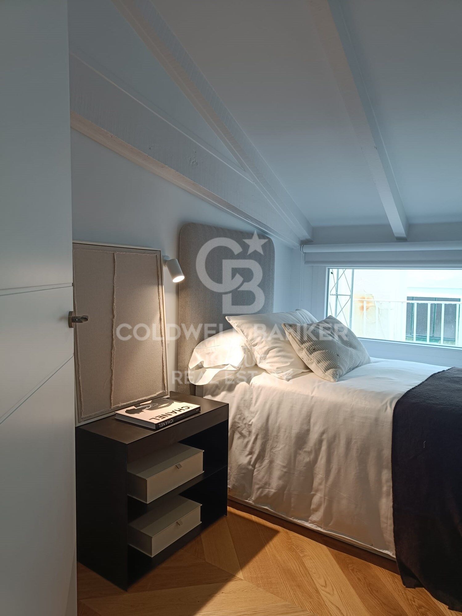 Penthouse with terrace in Castellana, Madrid