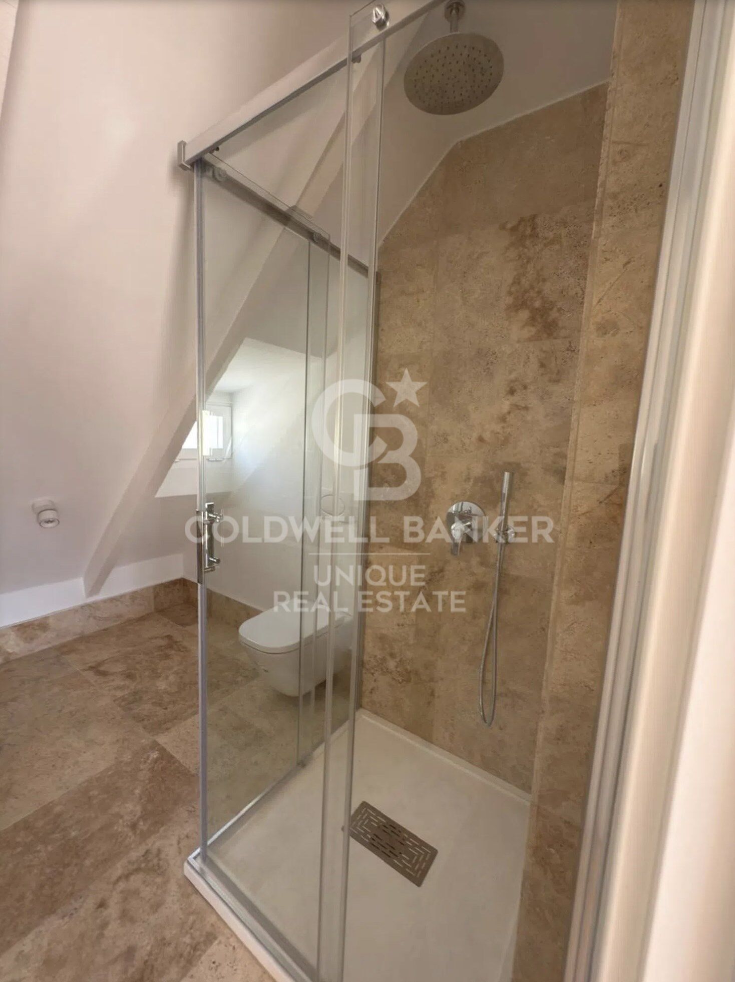 Penthouse with terrace in Castellana, Madrid