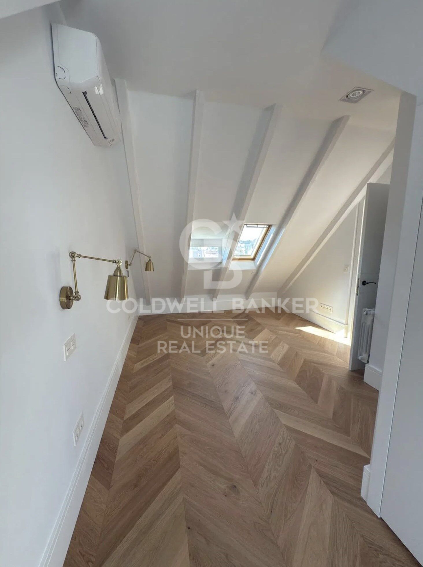 Penthouse with terrace in Castellana, Madrid