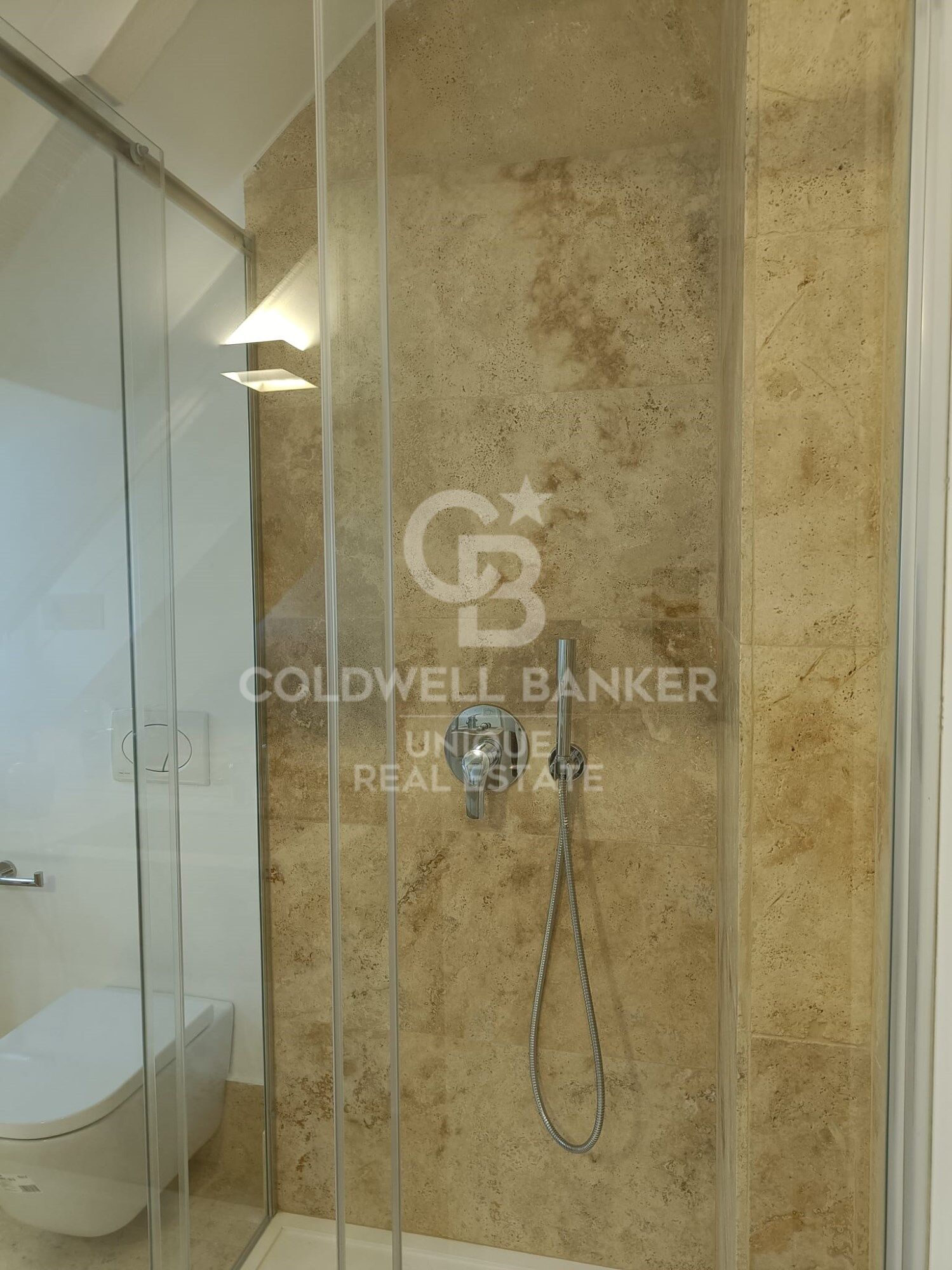 Penthouse with terrace in Castellana, Madrid