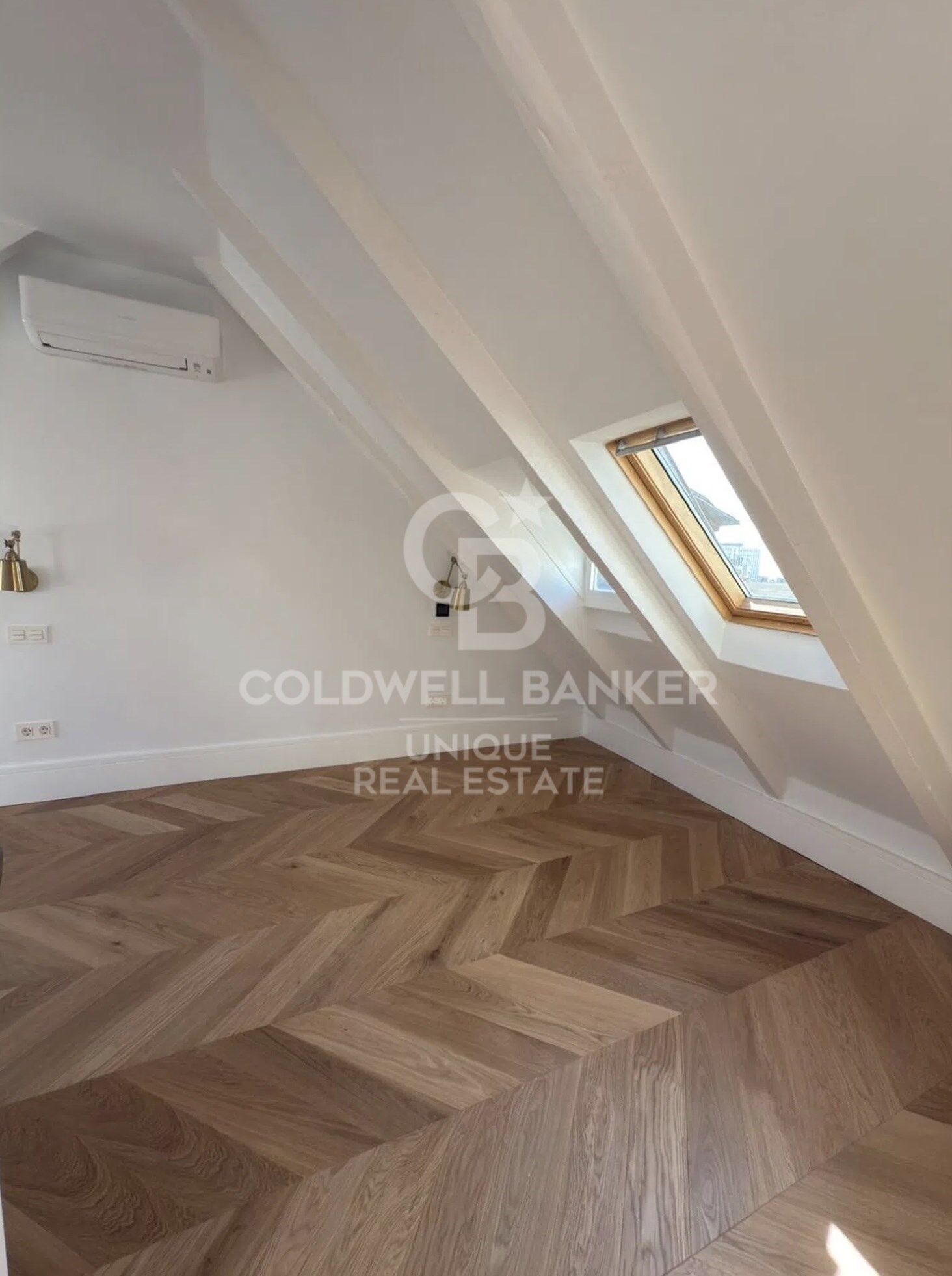 Penthouse with terrace in Castellana, Madrid