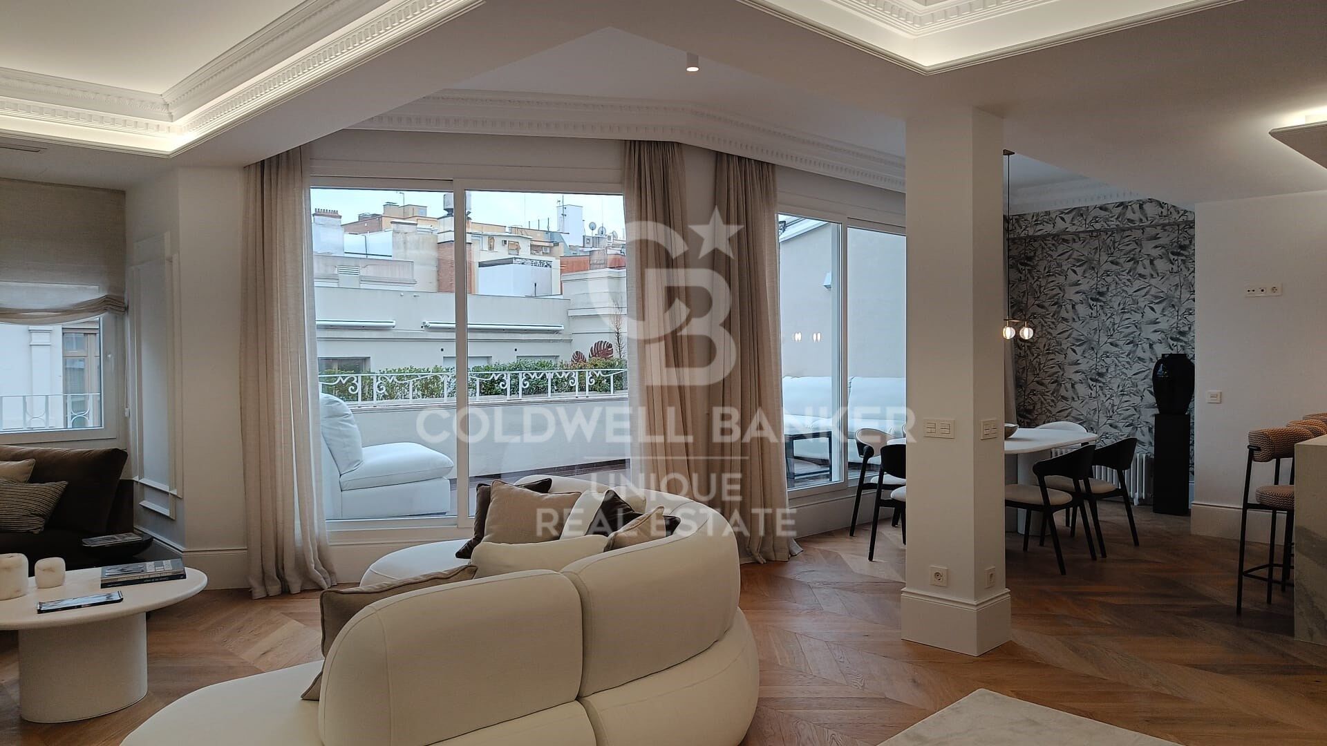 Penthouse rénové avec terrasse à Castellana, Madrid