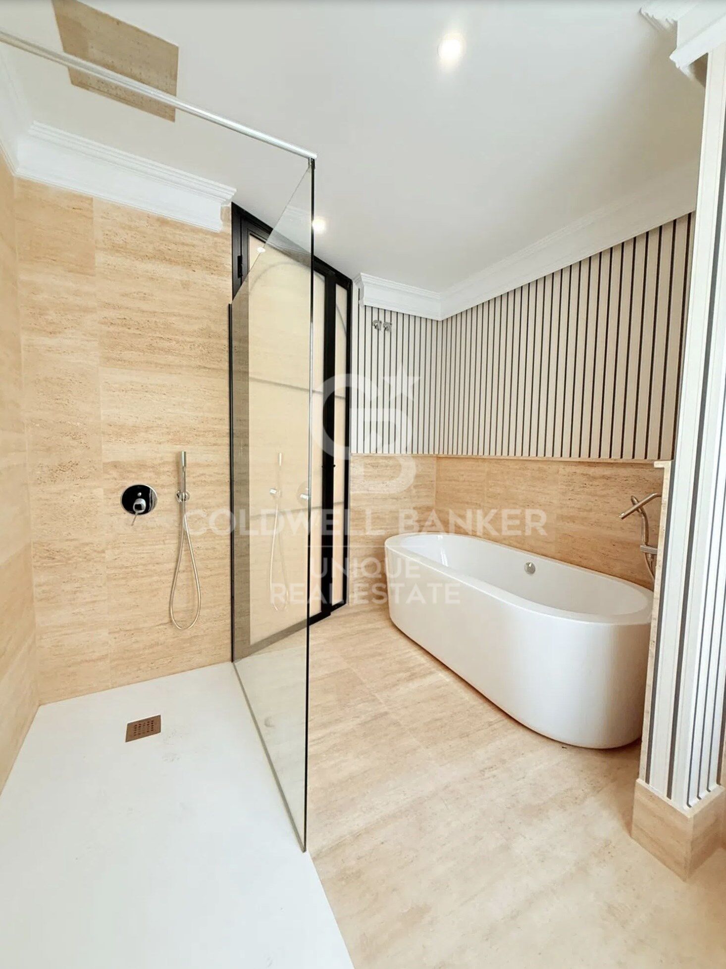 Penthouse rénové avec terrasse à Castellana, Madrid