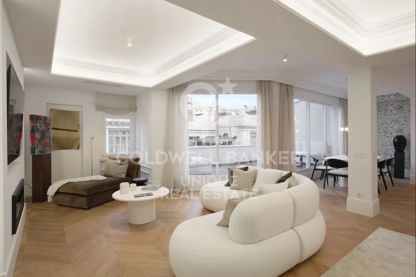 Ático reformado con terraza en Castellana, Madrid