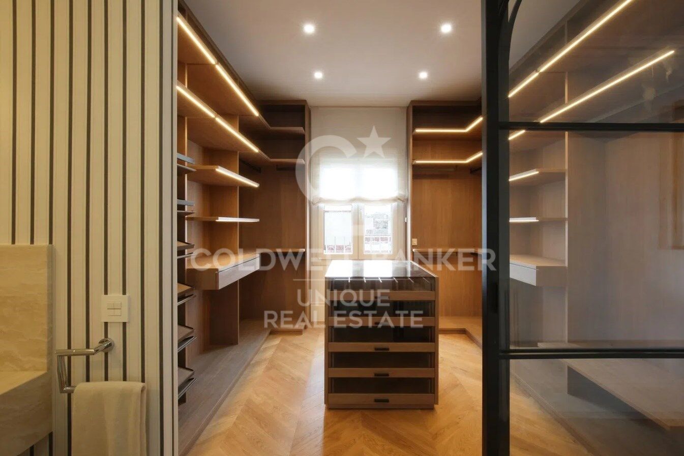 Ático reformado con terraza en Castellana, Madrid