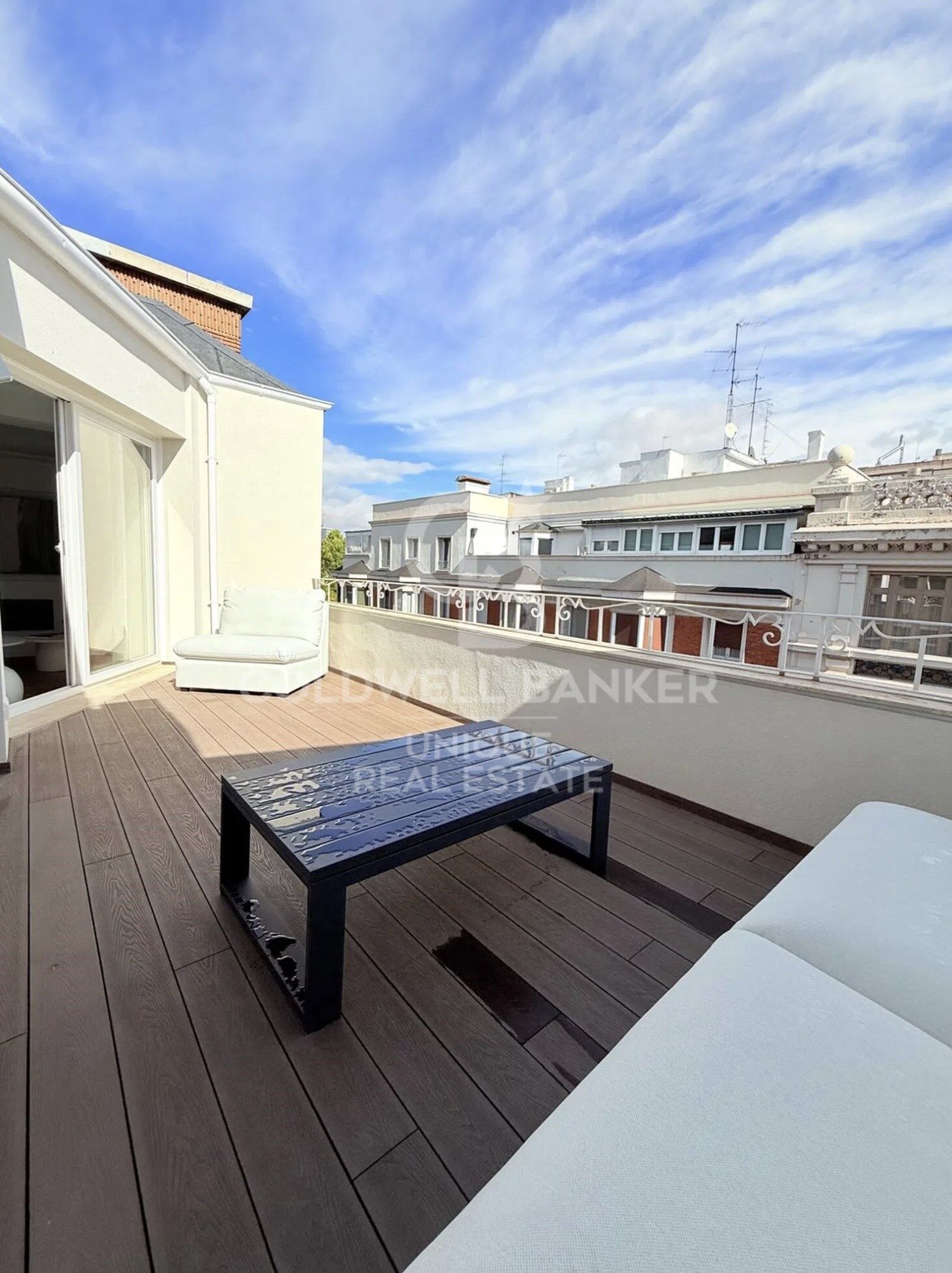 Ático reformado con terraza en Castellana, Madrid