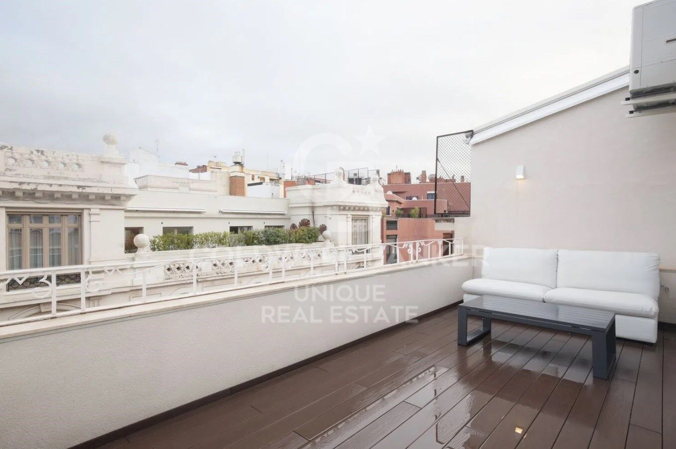 Ático reformado con terraza en Castellana, Madrid
