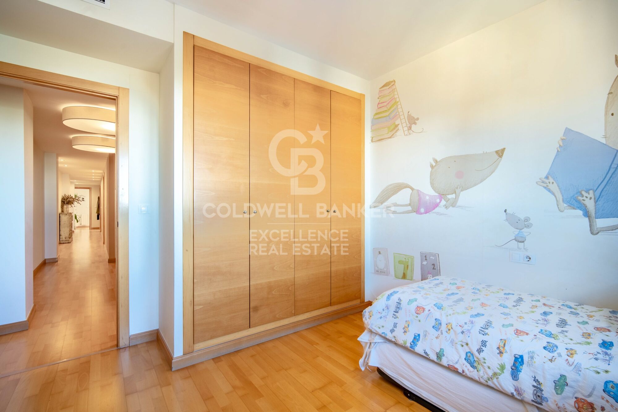 Helle 142 m² große Wohnung mit 4 Schlafzimmern, Garage und Abstellraum in Albors, Valencia