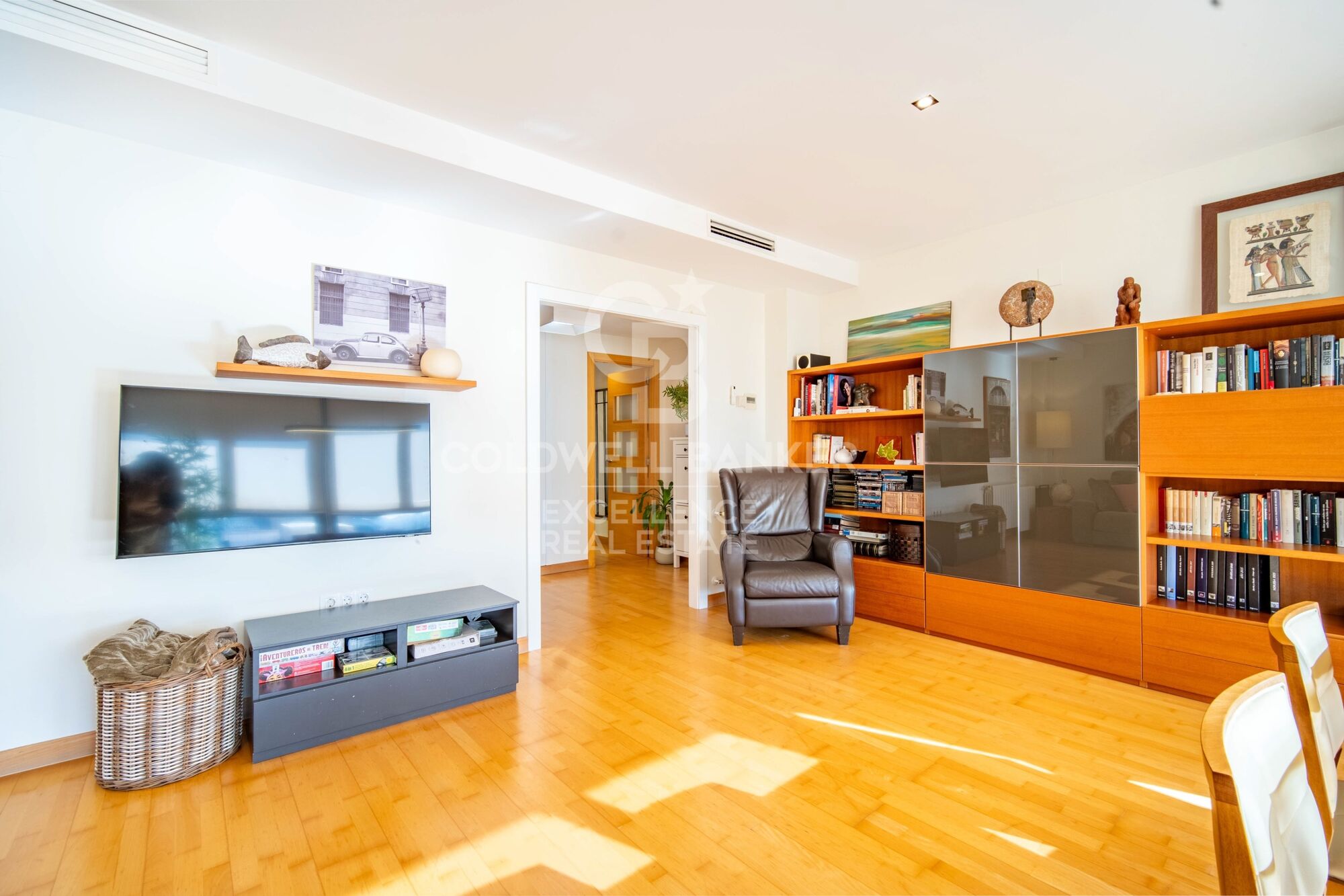 Appartement lumineux de 142 m2 avec 4 chambres, garage et débarras à Albors, Valencia