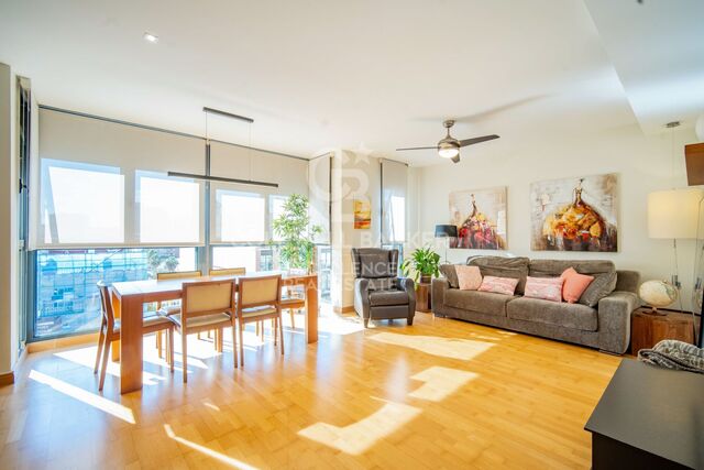 Helle 142 m² große Wohnung mit 4 Schlafzimmern, Garage und Abstellraum in Albors, Valencia