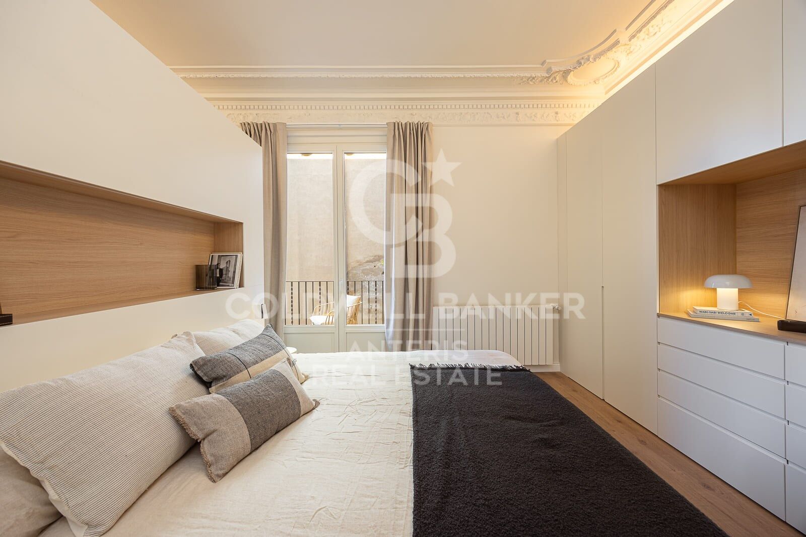 Spacious apartment with exclusive renovation in the city center