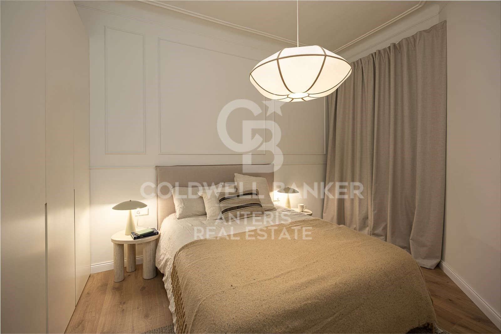Spacious apartment with exclusive renovation in the city center
