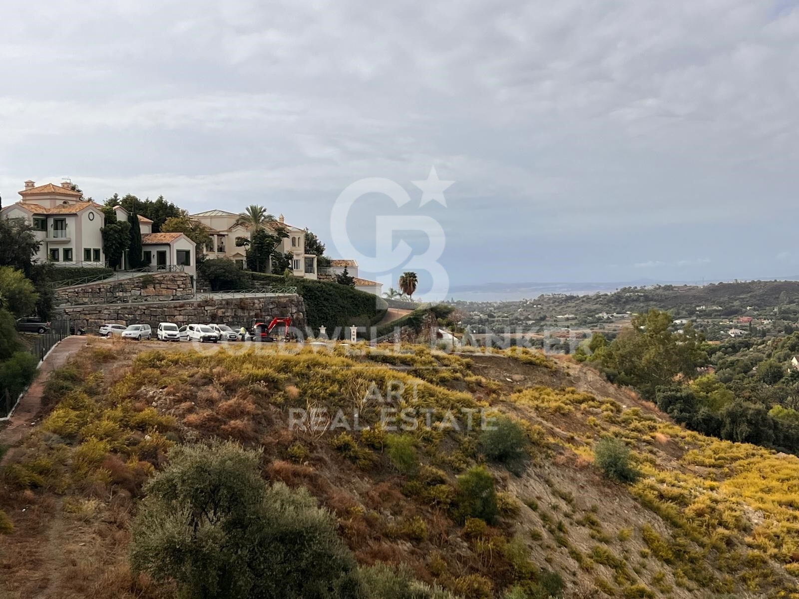 Incroyable terrain constructible avec vue panoramique à Estepona