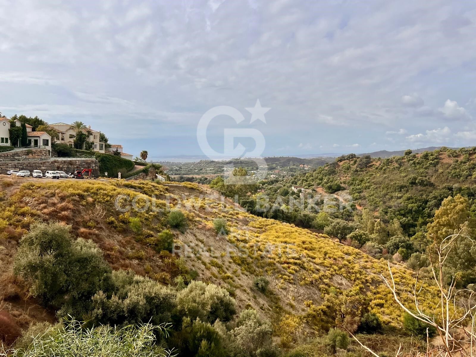 Incroyable terrain constructible avec vue panoramique à Estepona