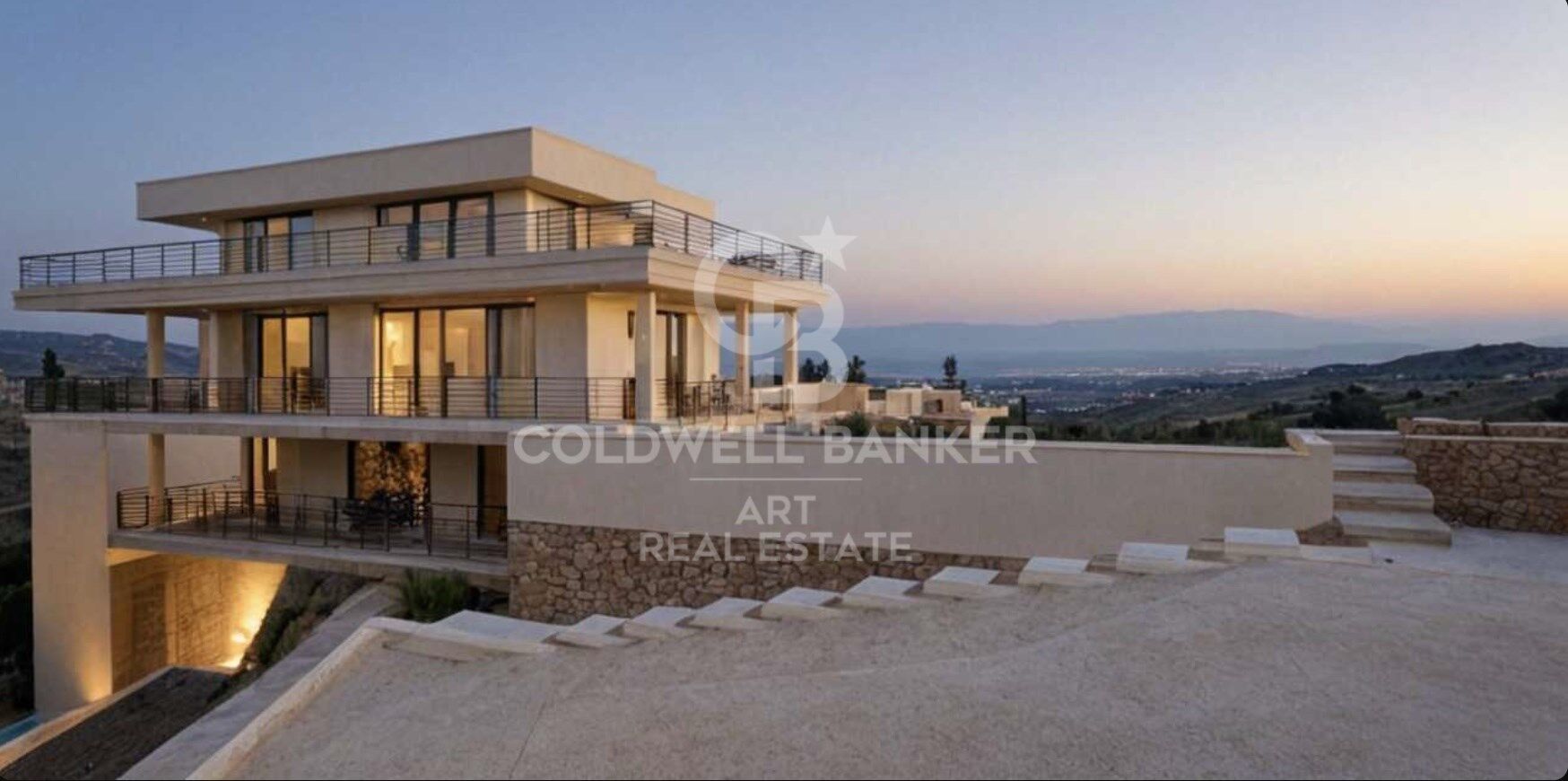 Incroyable terrain constructible avec vue panoramique à Estepona