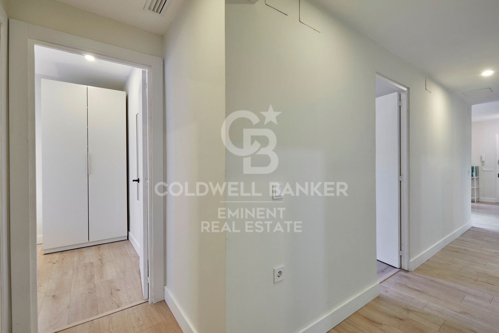 Flat 4 Bedrooms Sale Barcelona