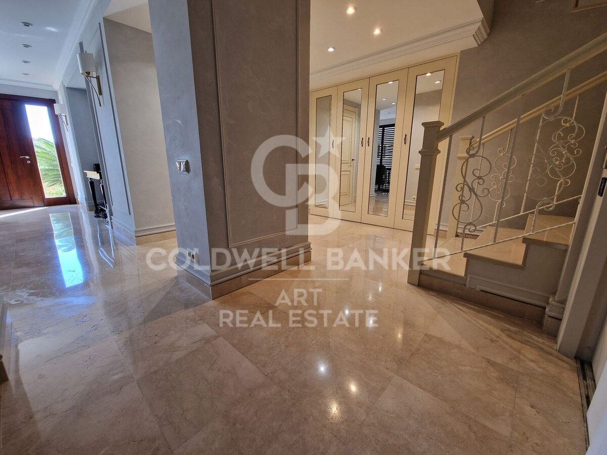 Increíble villa en el exclusivo Benahavís Country Club, con vistas al mar y la montaña