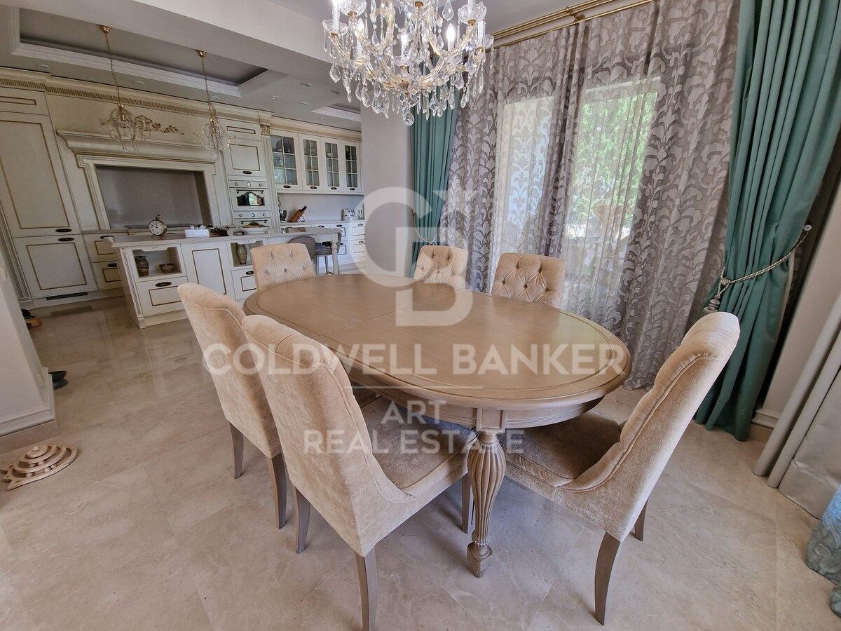 Increíble villa en el exclusivo Benahavís Country Club, con vistas al mar y la montaña