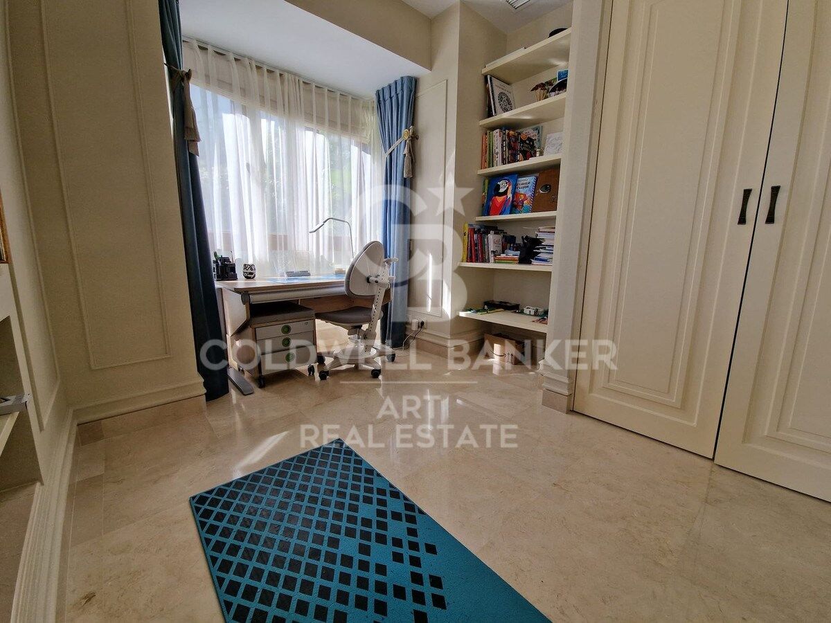 Increíble villa en el exclusivo Benahavís Country Club, con vistas al mar y la montaña