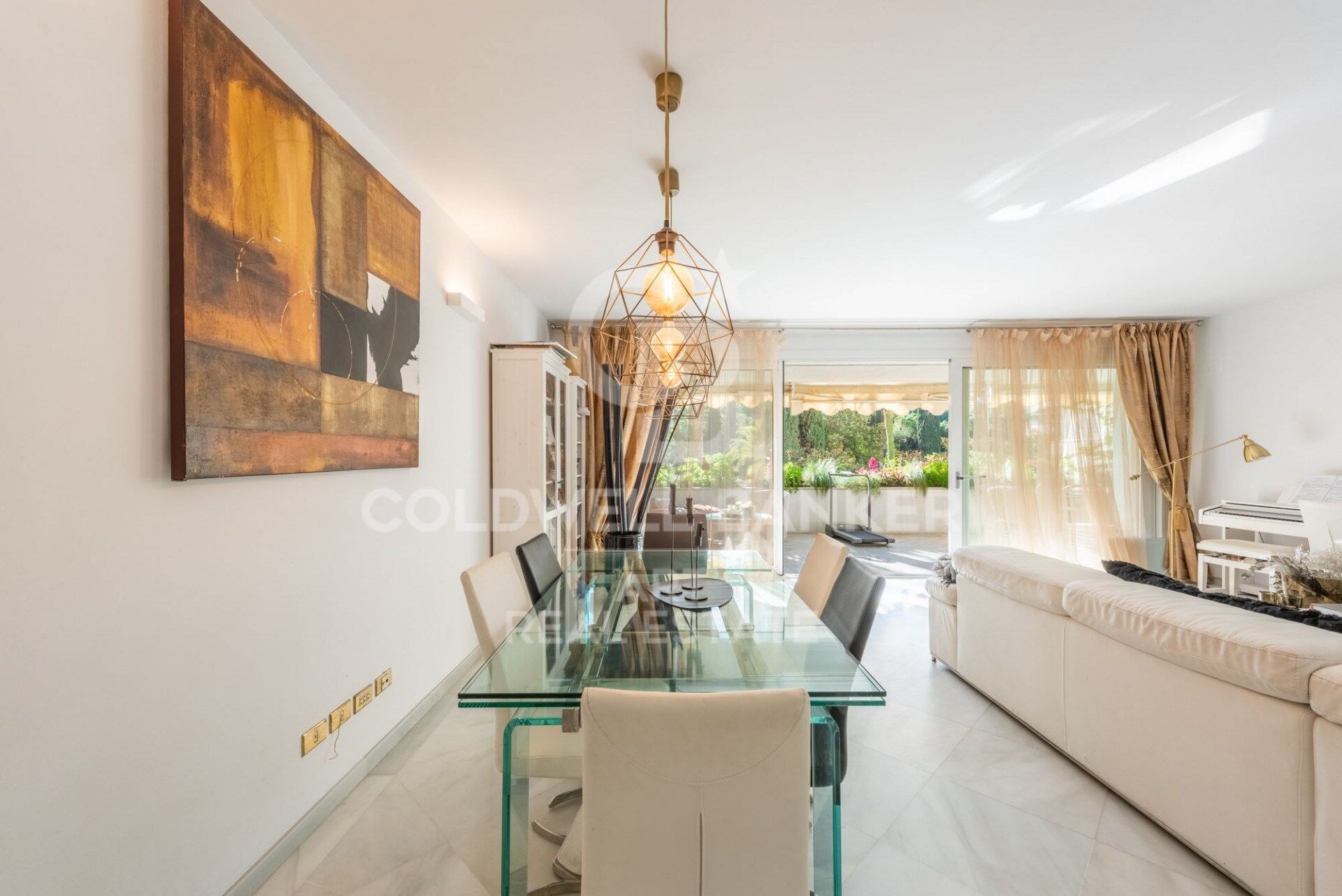 Magnifique appartement dans le centre de Marbella, à seulement 50 mètres de la plage