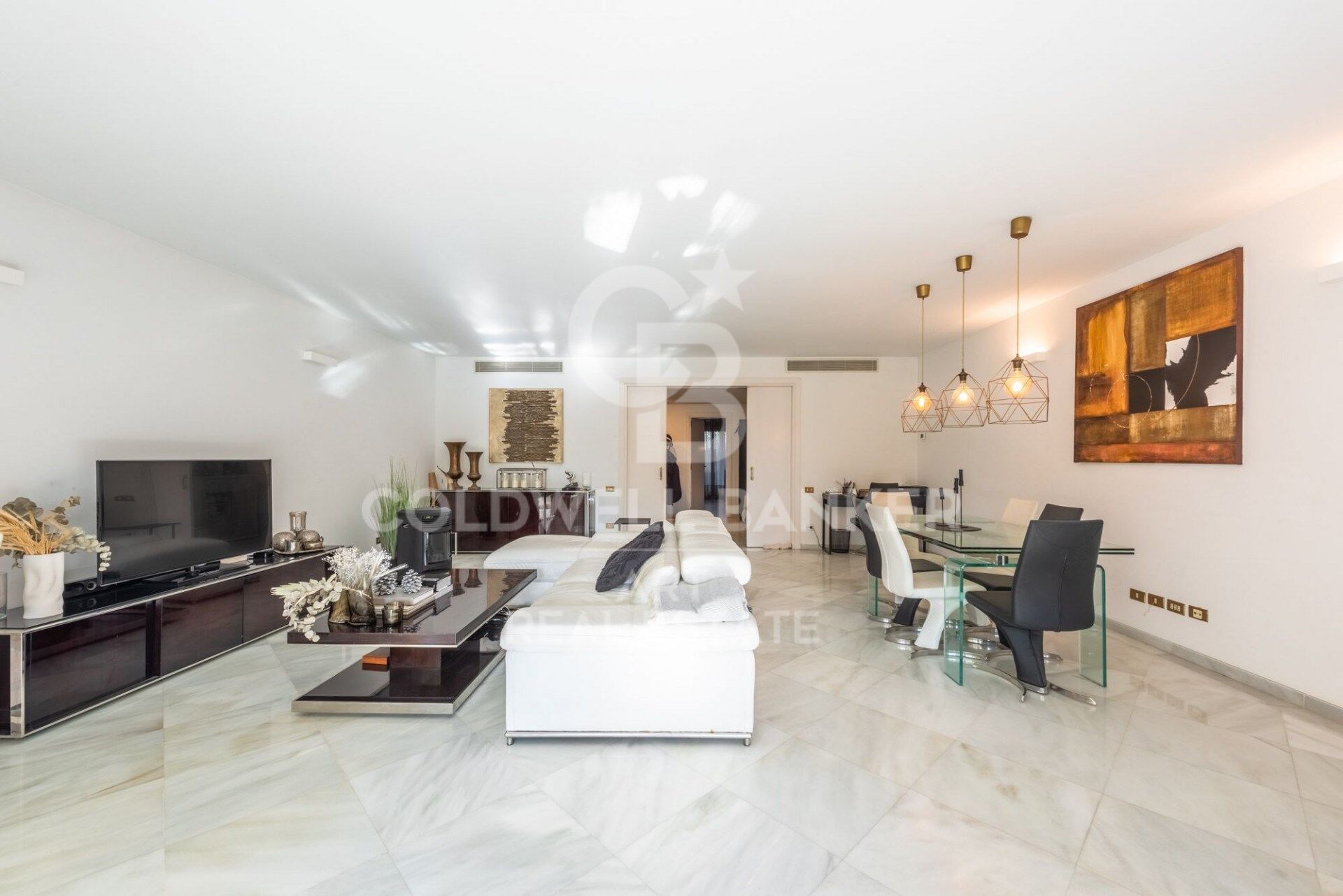 Magnifique appartement dans le centre de Marbella, à seulement 50 mètres de la plage