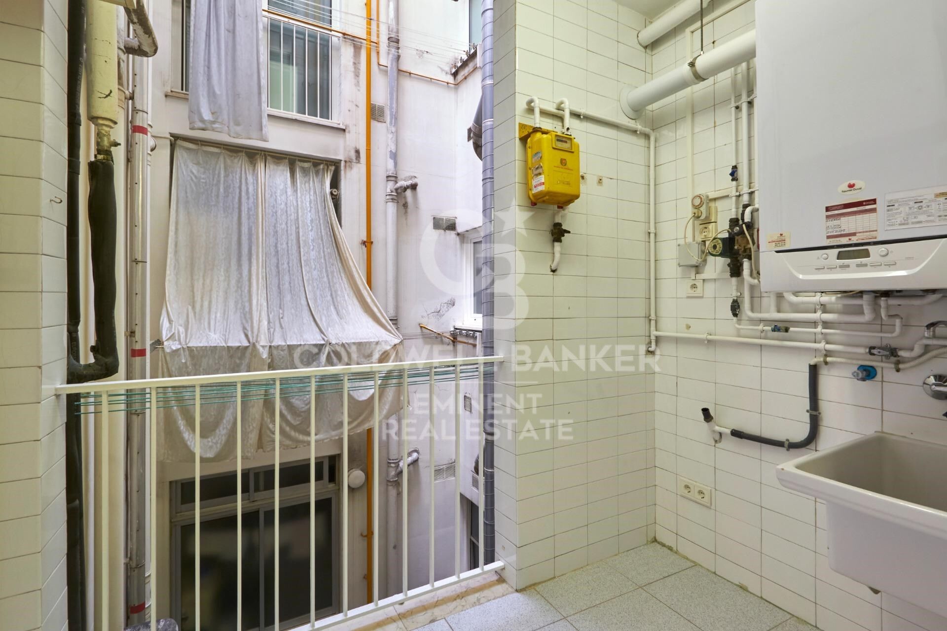 Appartement de luxe exclusif à louer dans la zone haute de Barcelone avec terrasse, vues et parking