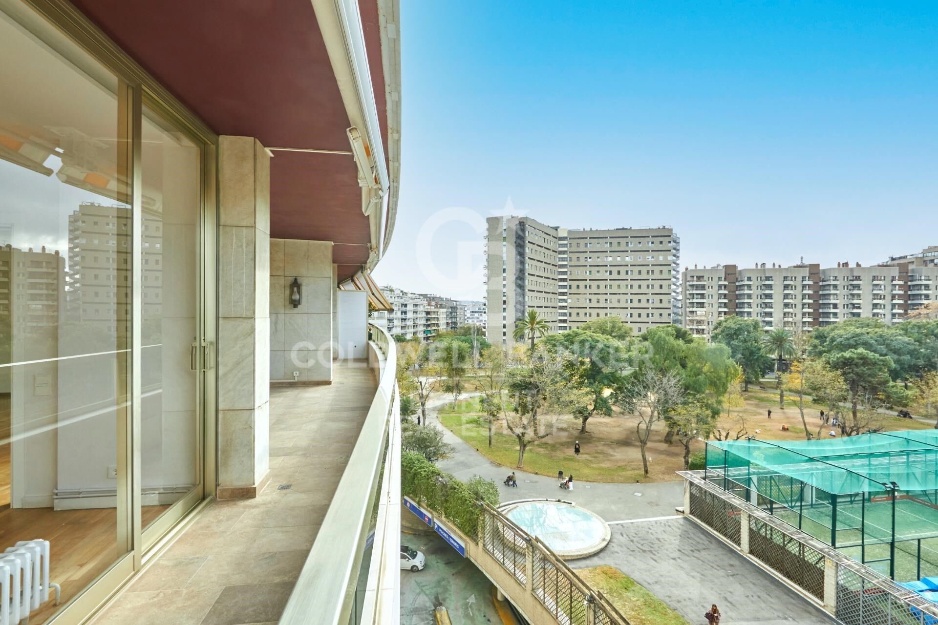 Exclusive luxury apartment for rent in the upper area of Barcelona with terrace, views, and parking.