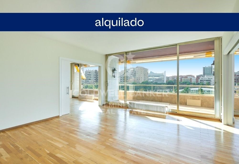 Exklusive Luxuswohnung zur Miete in der oberen Wohngegend Barcelonas mit Terrasse, Ausblick und Parkplatz.