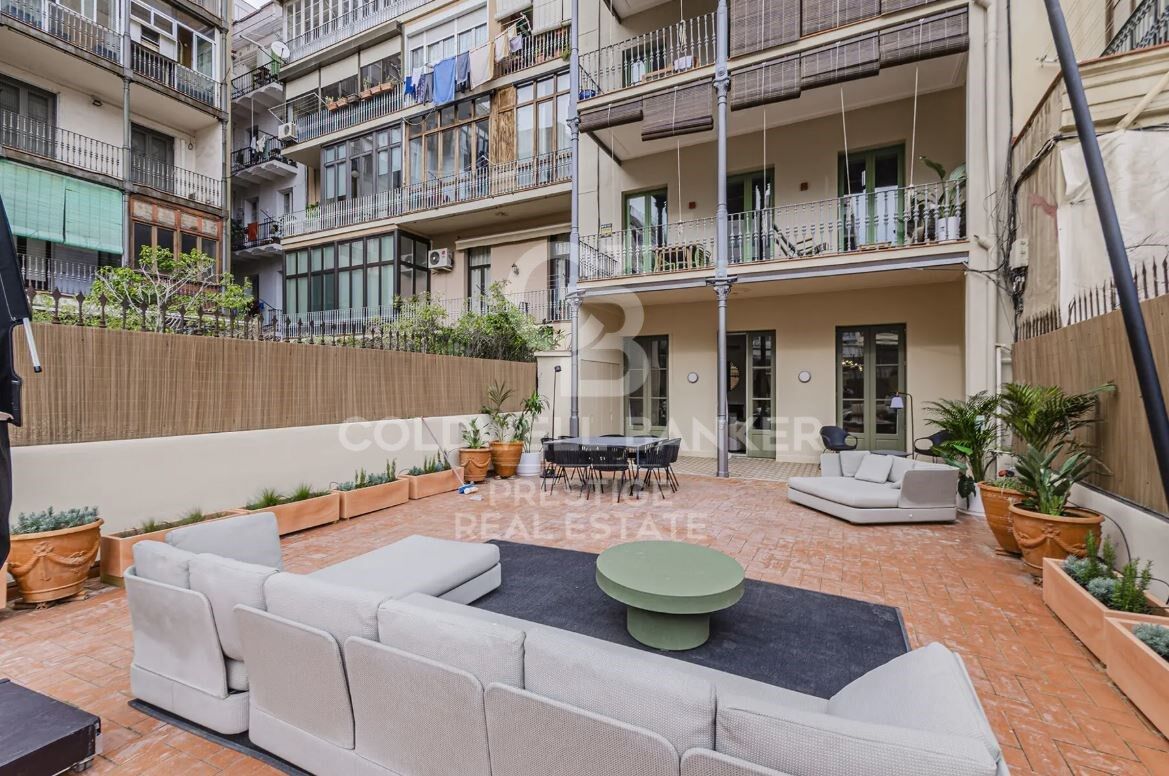 Appartement moderniste avec terrasse orientée sud-ouest