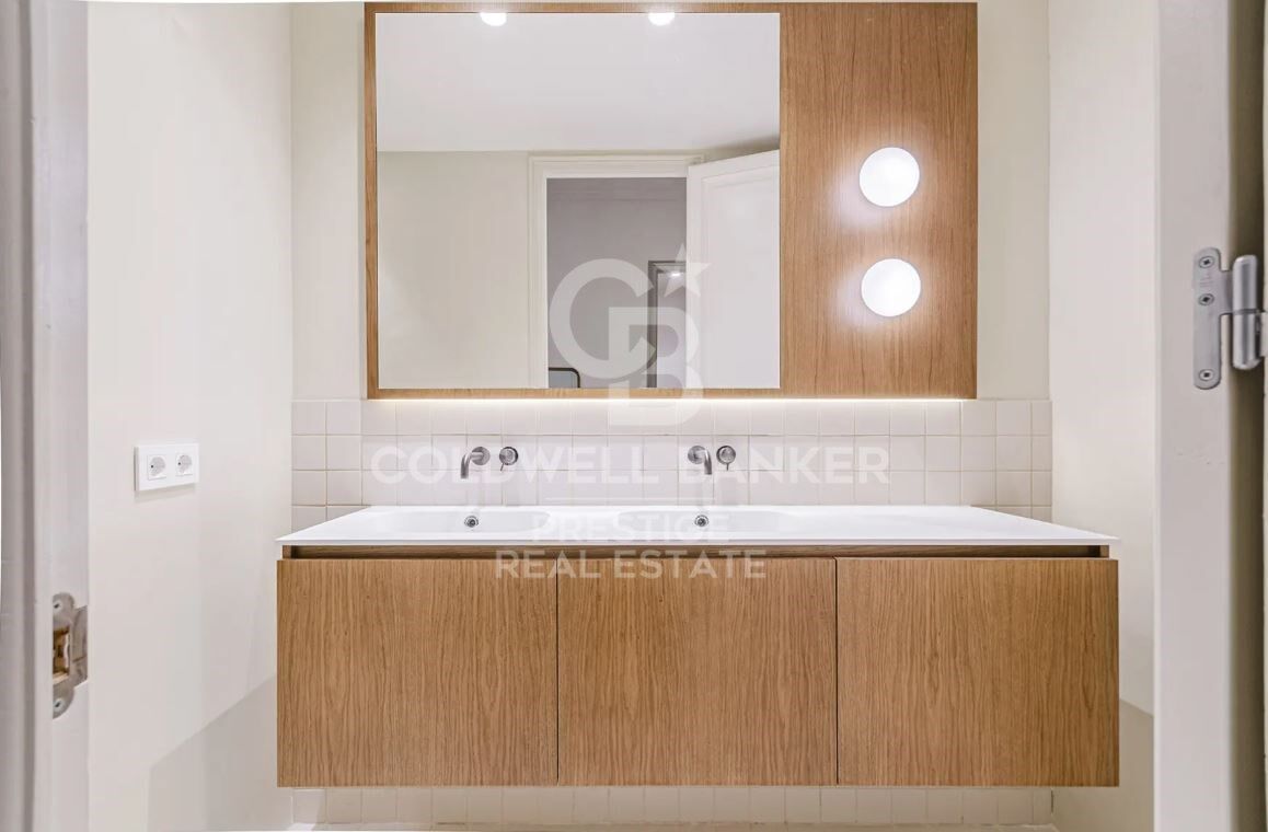 Appartement moderniste avec terrasse orientée sud-ouest