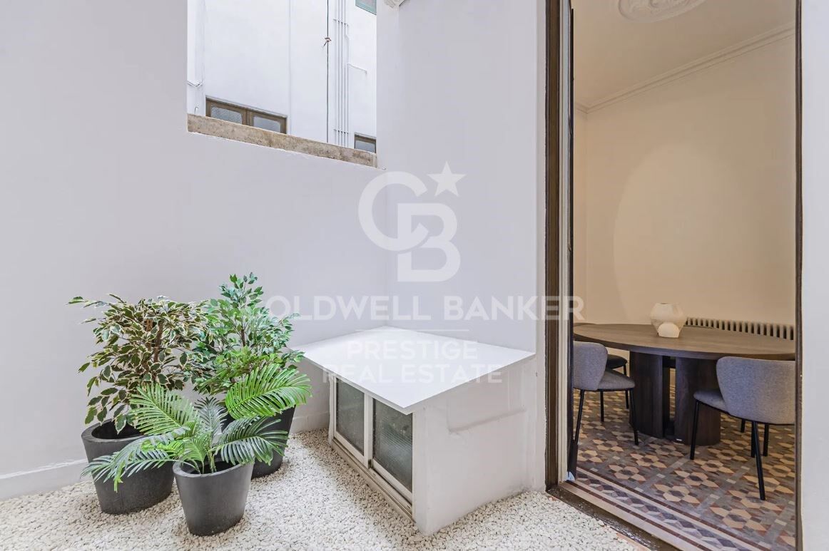 Appartement moderniste avec terrasse orientée sud-ouest