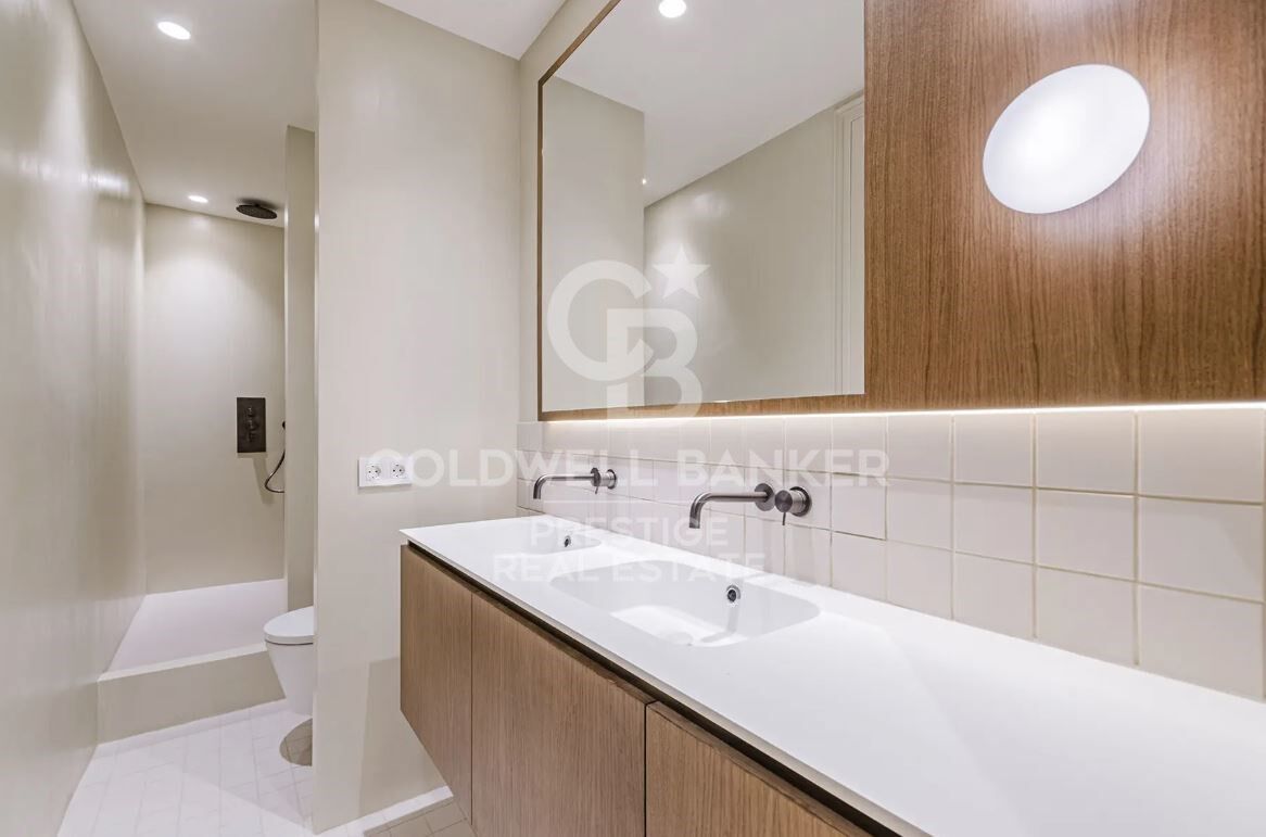 Appartement moderniste avec terrasse orientée sud-ouest