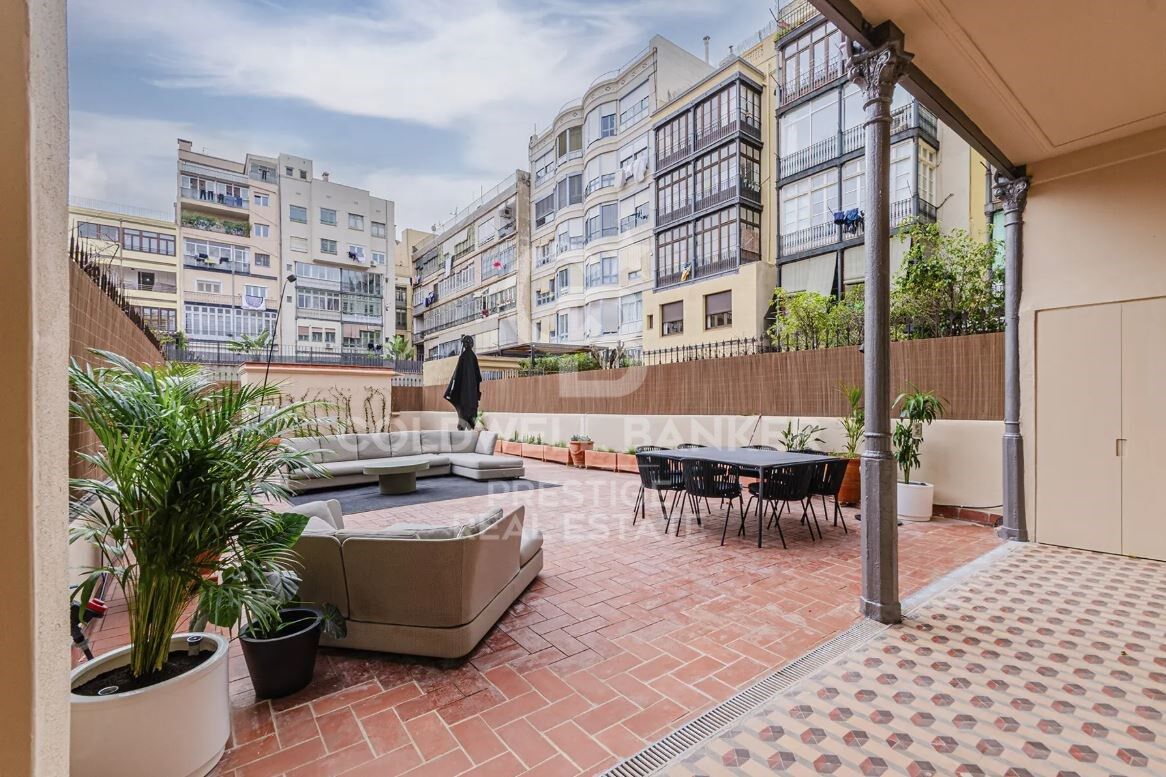 Appartement moderniste avec terrasse orientée sud-ouest