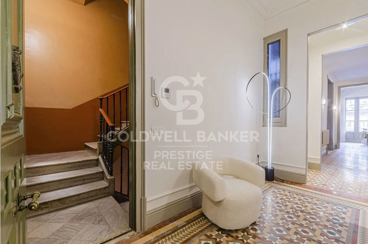 Appartement moderniste avec terrasse orientée sud-ouest