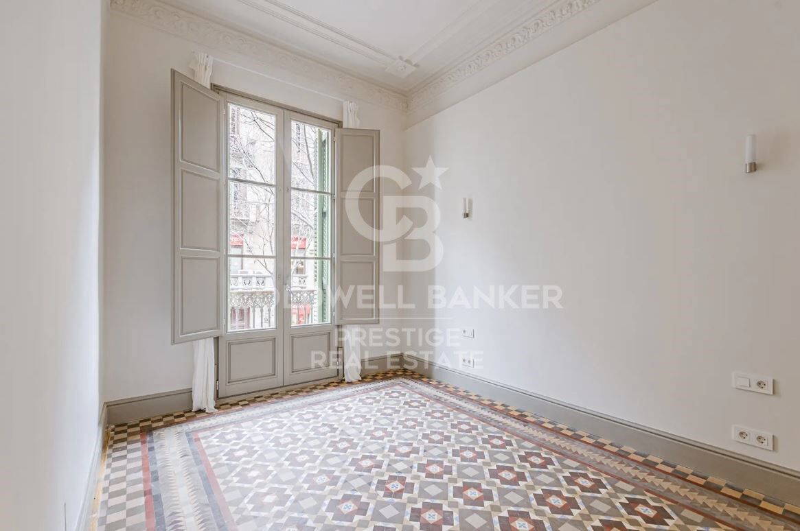 Appartement moderniste avec terrasse orientée sud-ouest