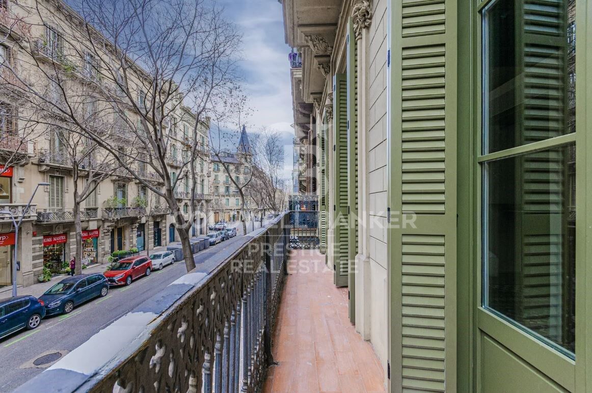 Modernistische Wohnung mit nach Südwesten ausgerichteter Terrasse