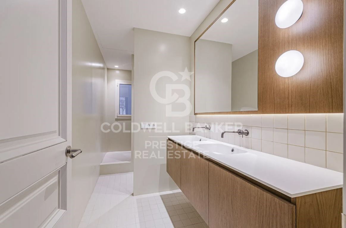 Appartement moderniste avec terrasse orientée sud-ouest