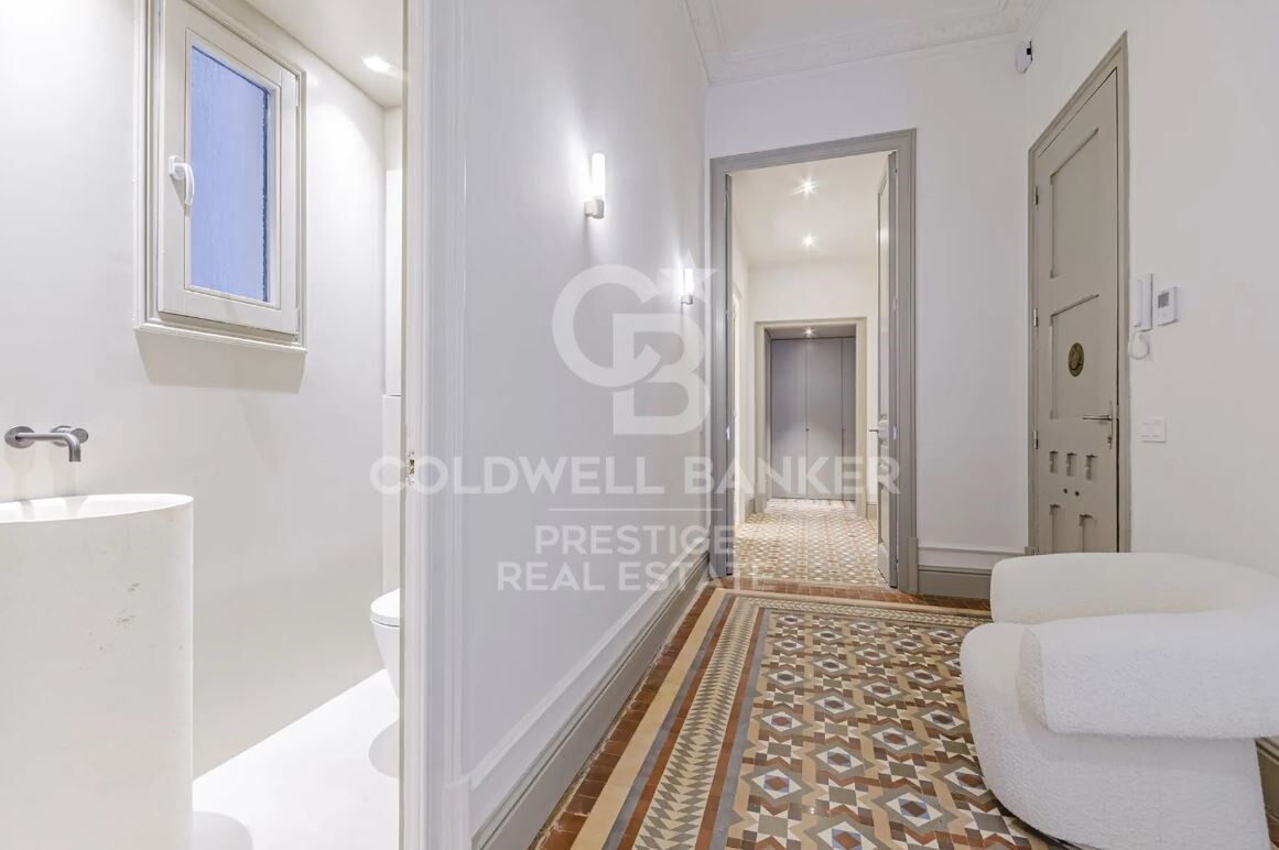 Appartement moderniste avec terrasse orientée sud-ouest