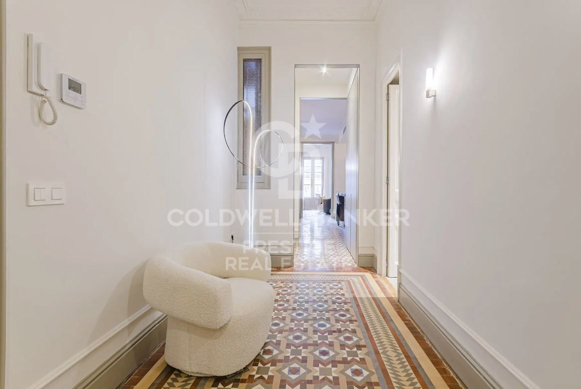 Modernist flat with southwest facing terrace
